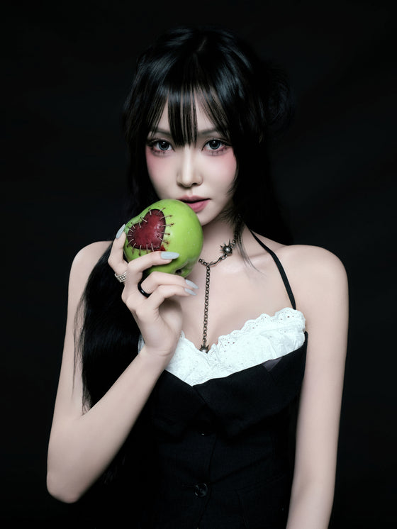 YUJU Unveils Concept Photos for New Release '첫사랑은 저주다'