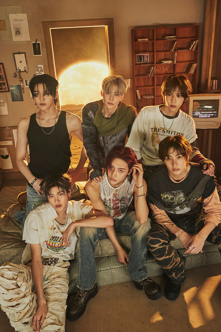 RIIZE, 1.8 million copies of first regular album… 3 consecutive million-seller